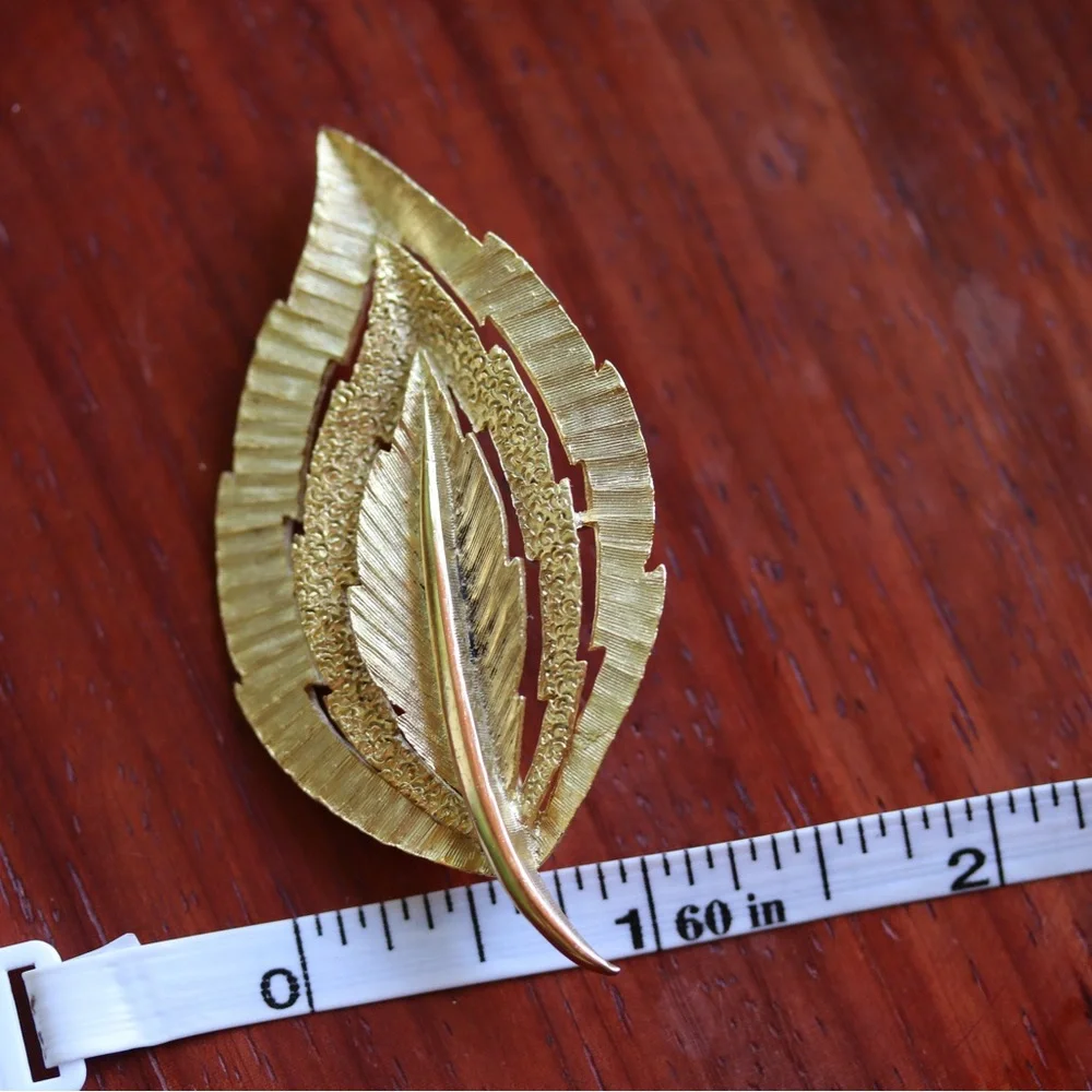VTG Sarah Coventry Nature’s Choice Leaf Brooch & Clip On Earrings Set 1960s